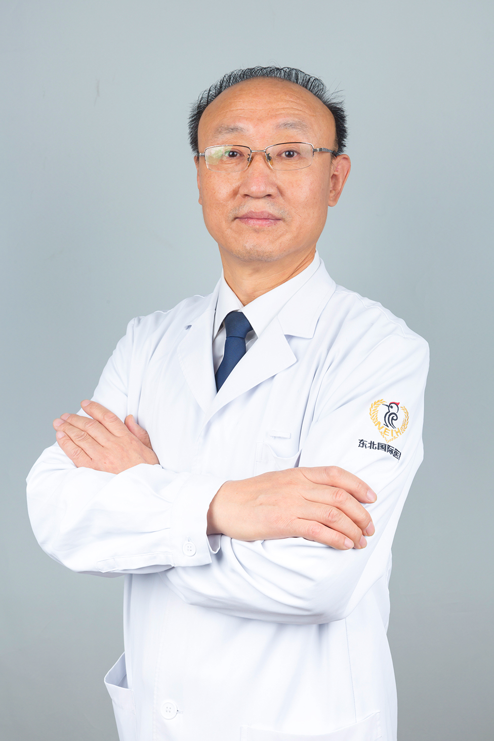 王占伟 